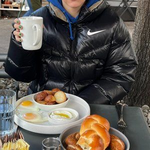 Nike sportswear black down fill puffer jacket size small